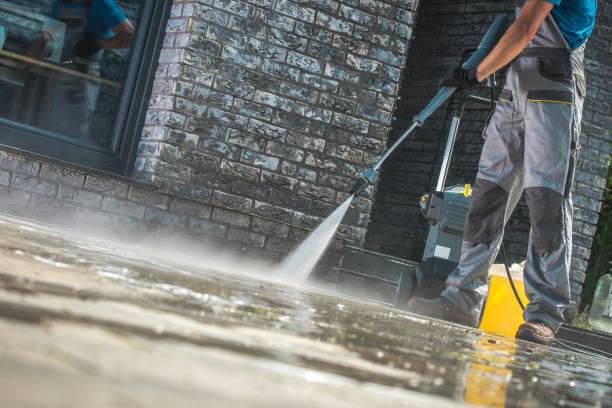Best Driveway Pressure Washing  in Universal City, TX